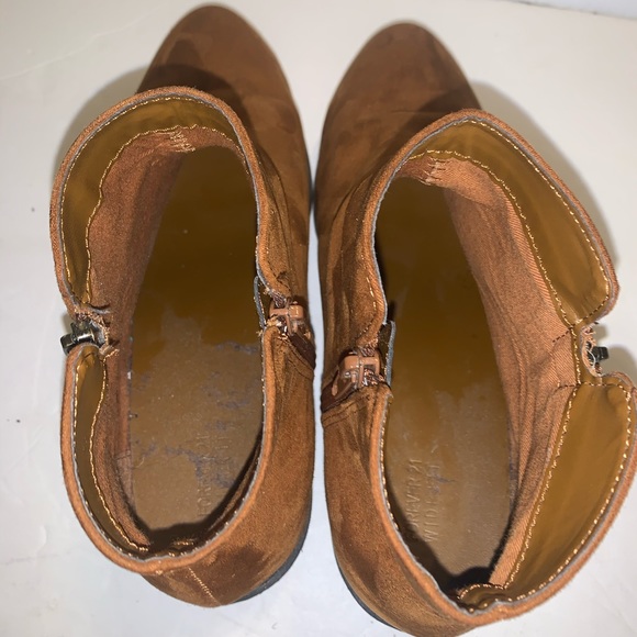 Forever 21 brown suede short boots - Picture 3 of 3